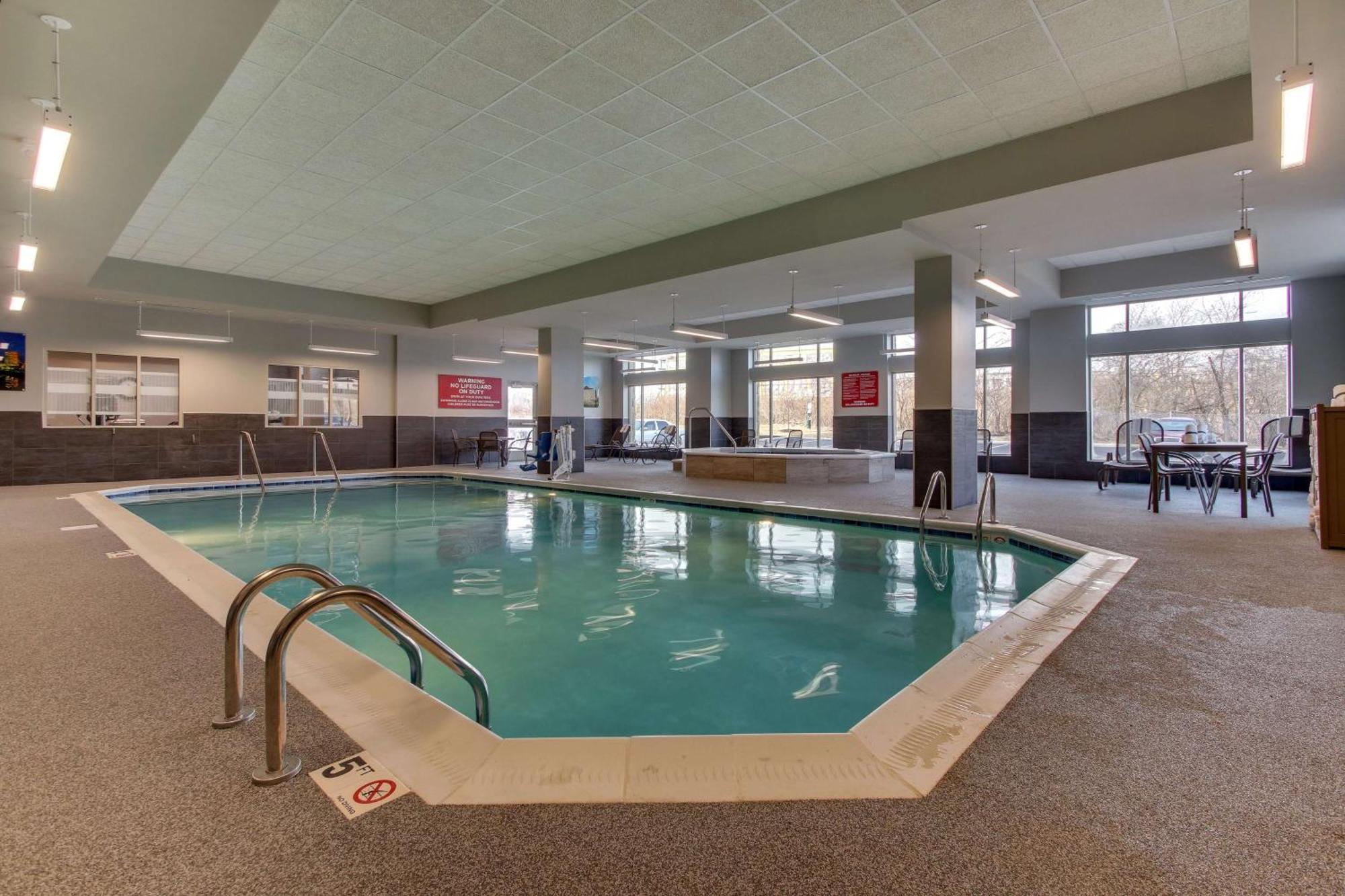 Drury Inn & Suites Cleveland Beachwood Kültér fotó